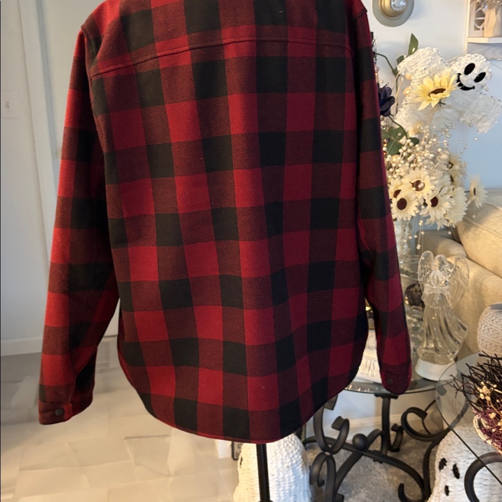 G.H. Bass & Co. Red and Black Plaid Sherpa-Lined Jacket - Picture 6 of 9